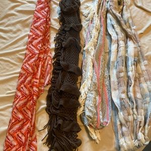 Lot of 4 infinity scarfs